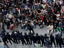 Manifestantes Espanhóis cataram Zeca Afonso